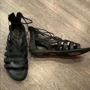 Born sandals - Size 6